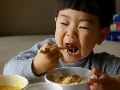 A child eating natto