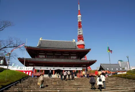 Célèbre image du Zojo-ji et de la tour de Tokyo