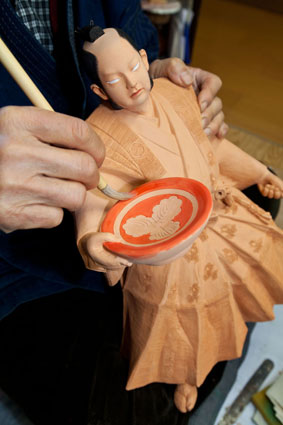 Hakata doll painting