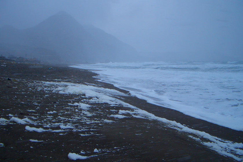 Sado Doburoku: Iwayaguchi Bay in winter.