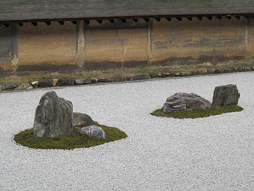 Ryoanji Temple stone garden, Kyoto.