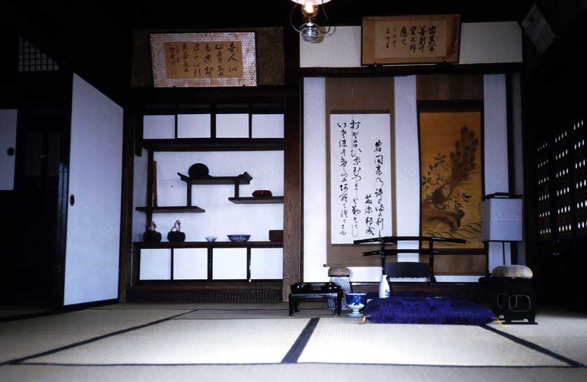 Japanese room with tokonoma.
