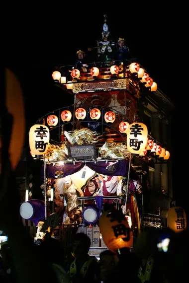 Each district Kawagoe manufactures its own tank to challenge others in the course of Kawagoe Matsuri.