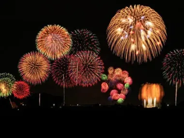 Every year on the last weekend of July, stands the gigantic fireworks celebration Sumida.