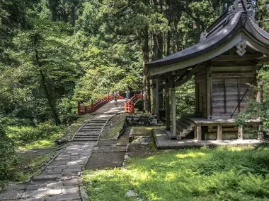 Le sentier du Dewa Sanzan, dans la montagne de Yamagata