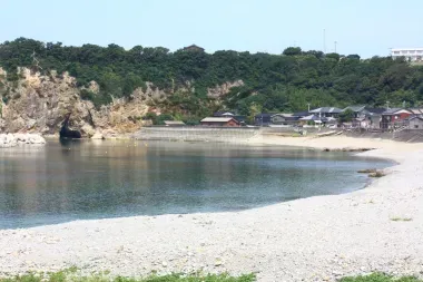 La plage de Tassha, Sadogashima 