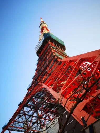Tokyo Tower vue de ses pieds