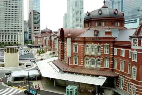 La façade de la gare de Tokyo