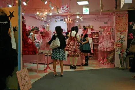 A shop entirely dedicated to Lolita fashion