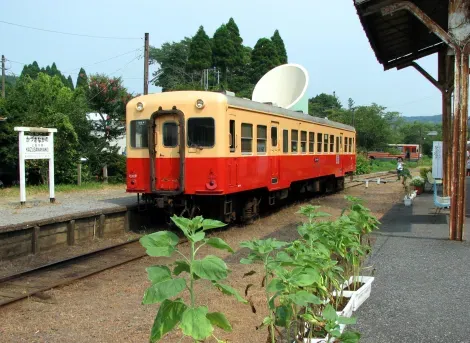 Un petit train de la compagnie Kominato Tetsudô