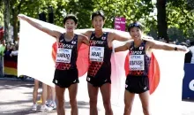 Les coureurs Japonais Arai (médaille d'argent), Kobayashi (médaille de bronze) et Maruo (arrivé 5e) aux championnats du monde d'athlétisme en août 2017 à Londres