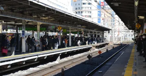 Yamanote Line platform 6 at Ikebukuro Station in Tokyo