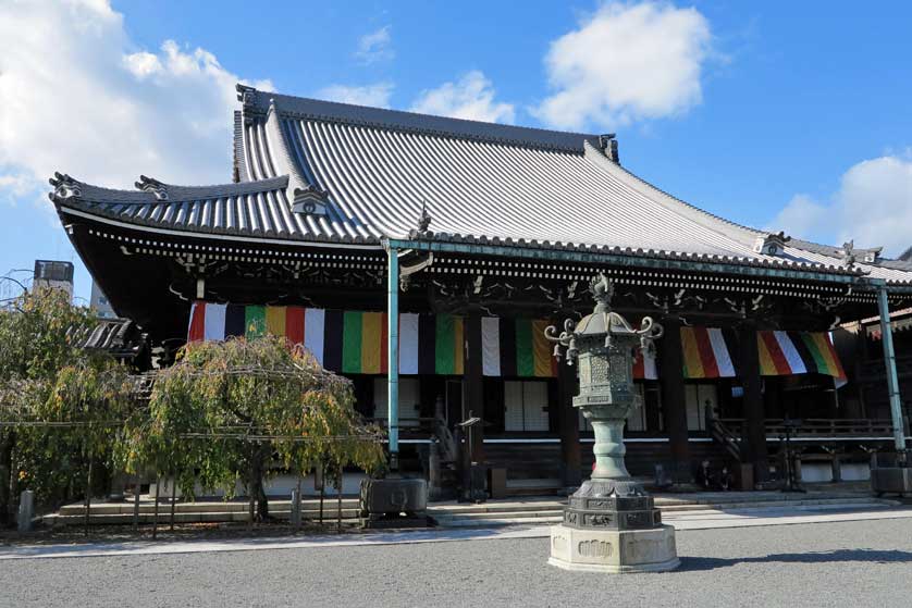 Bukkoji Temple, Gion, Higashiyama, Kyoto, Japan.