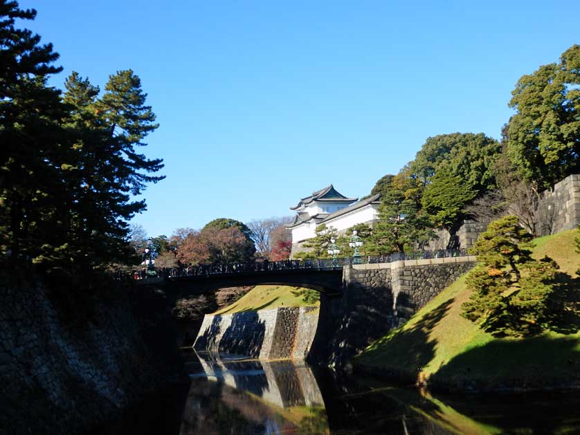 Peeking into the palace grounds - View from Nijubashi bridge towards the Fushimi Yagura.