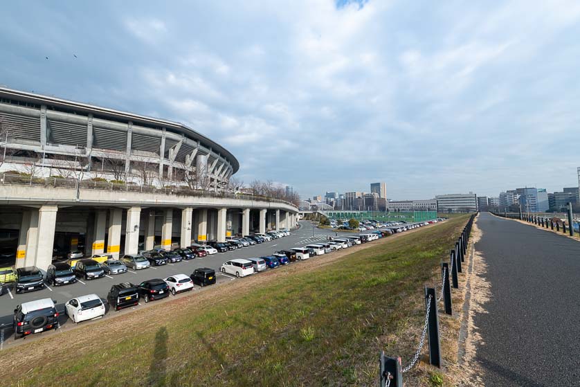 Nissan Stadium and the approach from Shin-Yokohama Station