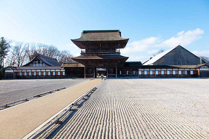 Zuiryuji Temple, Takaoka, Toyama.