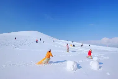 play_mountain_hiver