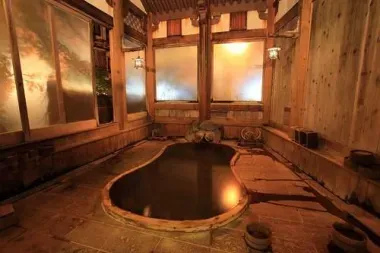 Un des bains privés du ryokan 