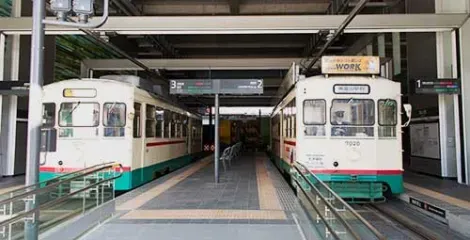 Trams, Toyama Station