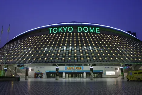 Besides being the mark of Yomiuri Giants of Tokyo, the Tokyo Dome also hosts concerts of the greatest Japanese and international artists.