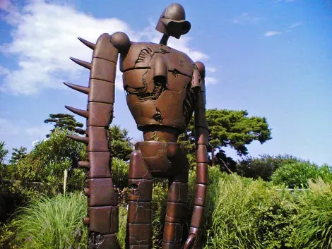 A robot guard of Laputa watches the entrance of the museum from the terrace.