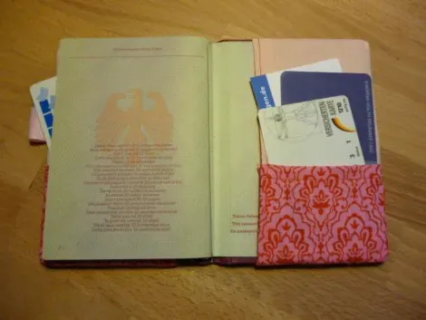 D'autres accessoires de voyage tels que des couvre-passeport peuvent d'avérer utiles pour ranger vos documents importants