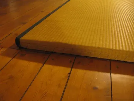 Détail d'un tatami sur le sol