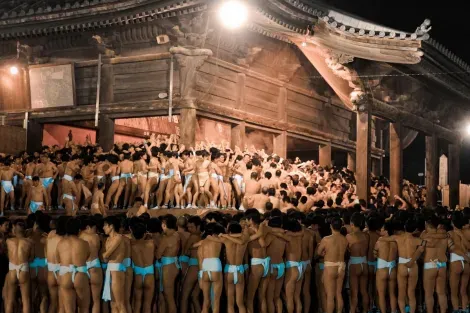 Hadaka_Matsuri_(-Naked_Festival-)_in_Saidaiji,