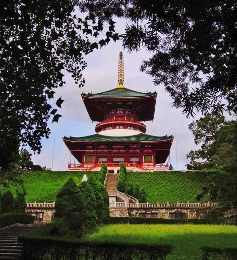 Temple Narita-san