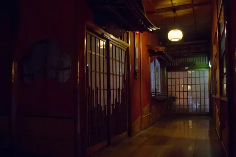 Les couloirs du Kanaguya Onsen ont inspiré les décors du Voyage de Chihiro