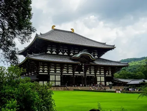 Der Todaiji Tempel, das größte rein aus Holz gebaute Gebäude der Welt