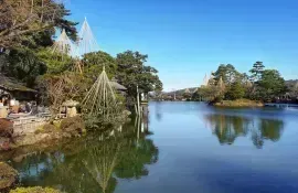 Kenroku-en garden, one of the 3 most beautiful in Japan : a must-see in Kanazawa