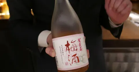 Une bouteille d'umeshu
